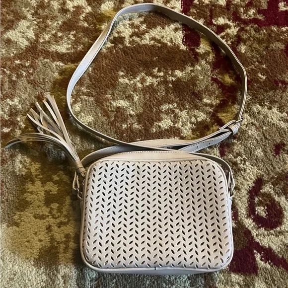 summer & rose | Bags | Summer Rose Crossbody Purse Cream  display picture 1